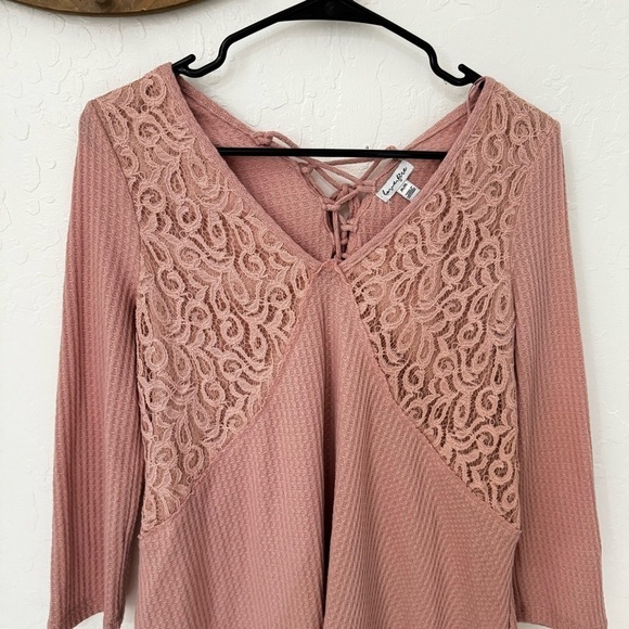 Love Fire Dusty Rose Solid Long Sleeve Waffle lace Knit M - Picture 2 of 8